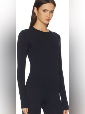 Cordova Crew Neck Base Layer Ribbed Top Black XS/S